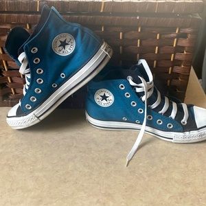 Converse All Star Women’s Sneakers Size 8